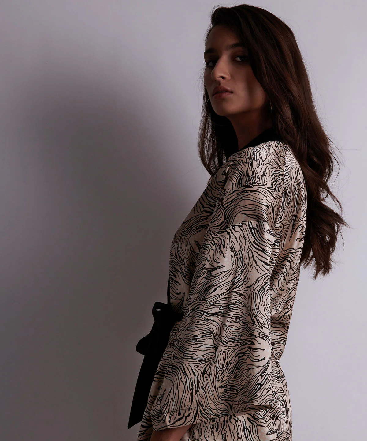 Smocky Night Kimono Féline - Image 5